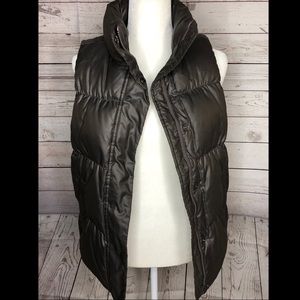 GAP puffer vest, chocolate brown. Size M!